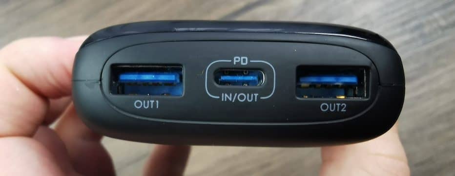 INIU 1000mAh ports