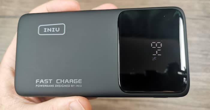 INIU BI-B7 Wireless MagSafe charging Power Bank review & charging